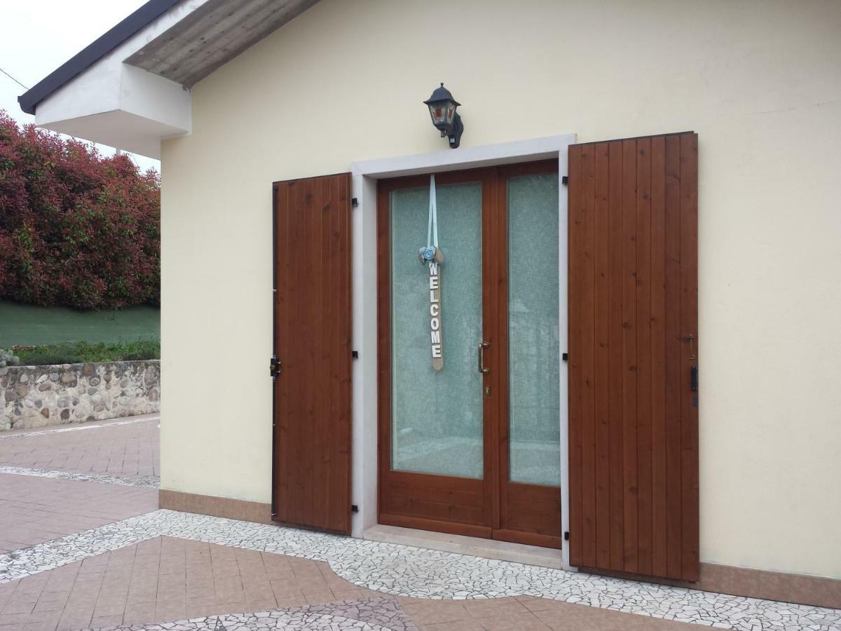 Appartamento Con Giardino A Cisano Di Bardolino Exterior photo