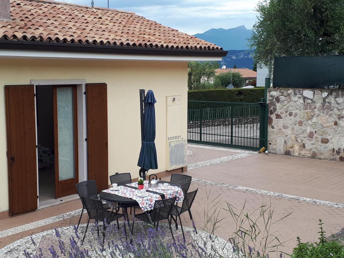 Appartamento Con Giardino A Cisano Di Bardolino Exterior photo