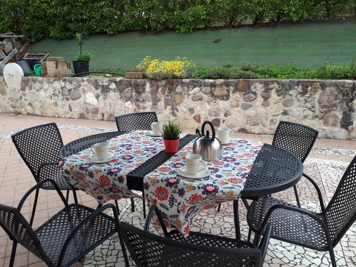 Appartamento Con Giardino A Cisano Di Bardolino Exterior photo